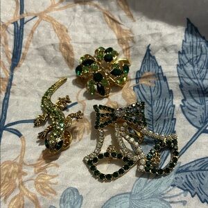 Vintage Elegant Green and Gold Brooch Set